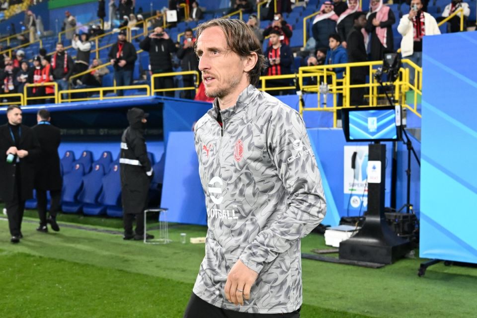 Luka Modrić izlazi na teren u dresu Milana