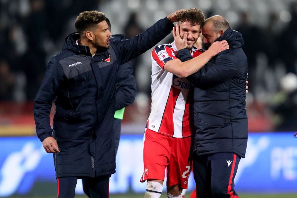 Dejan Stanković grli Strahinju Erakovića