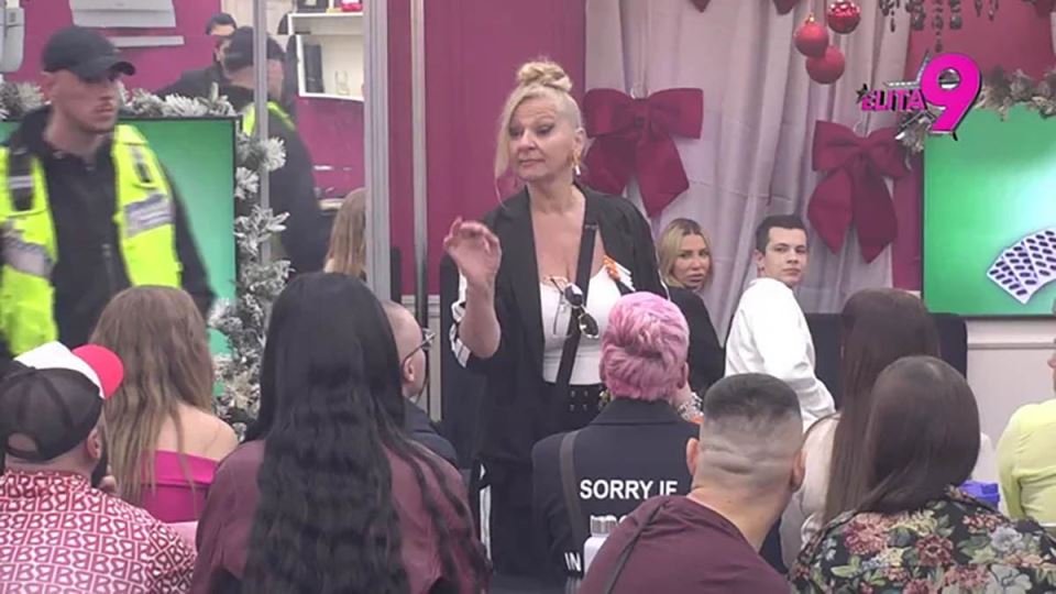 Grofica i Aneli Ahmić u Eliti 9 (1).jpg