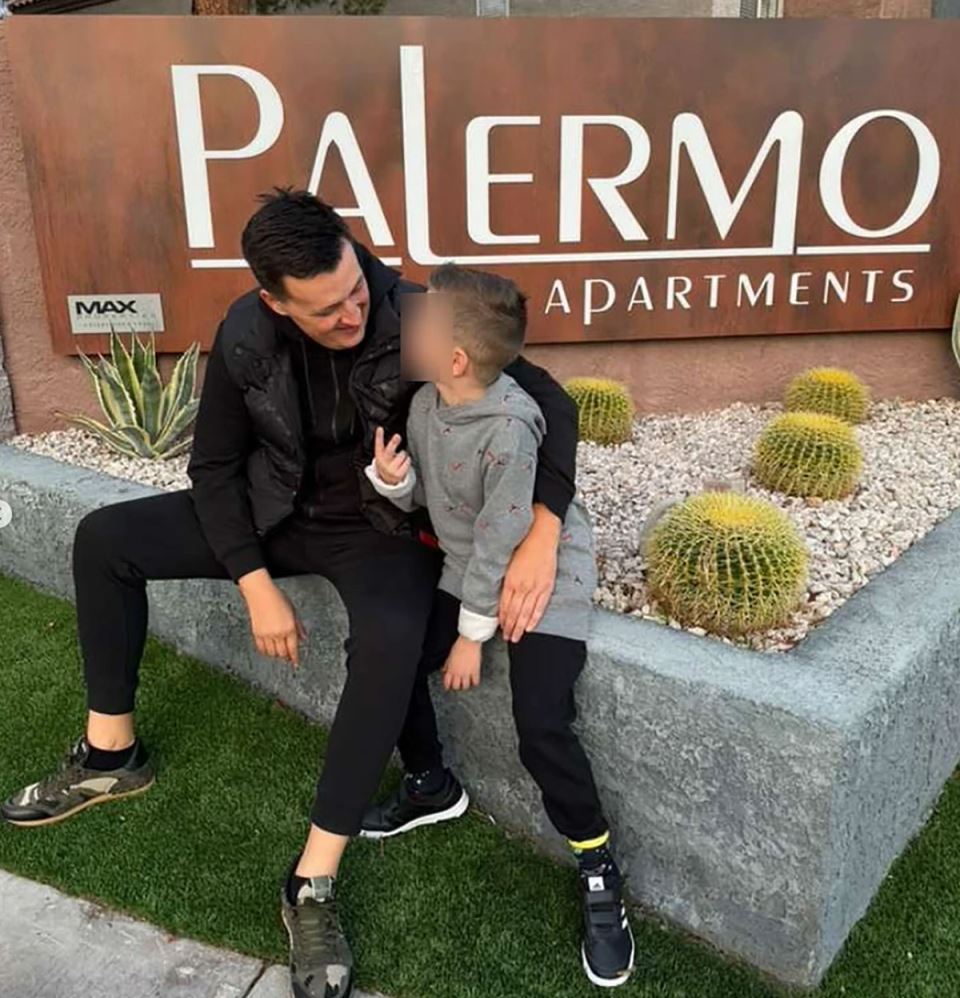 Milica Dabović sin Amerika tagovi (5).jpg