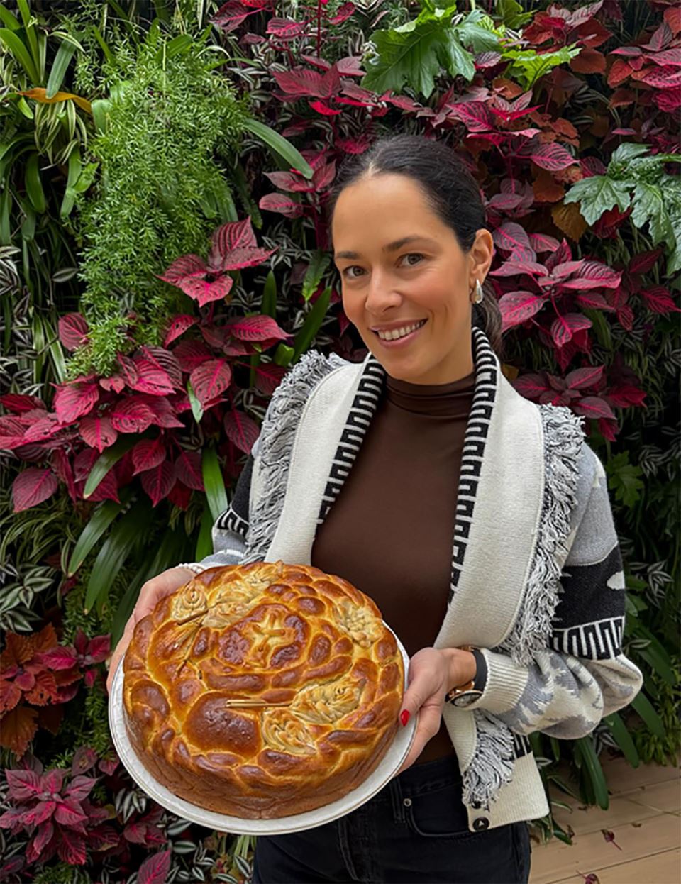 Ana Ivanović čestitala Božić i pokazala česnicu (2).jpg