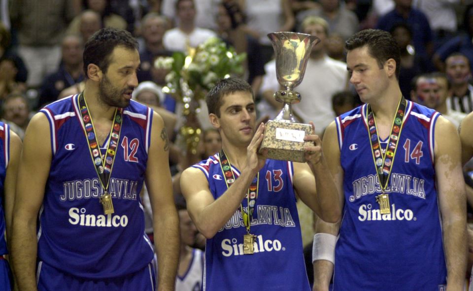 Miloš Vujanić u reprezentaciji Jugoslavije sa Vlade Divcem i Dejanom Tomaševićem na Svetskom prvenstvu u Indijanapolisu