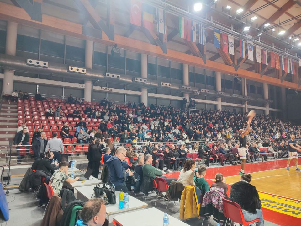 Navijači Partizana zviždali Đoanu Penjaroji u Laktašima