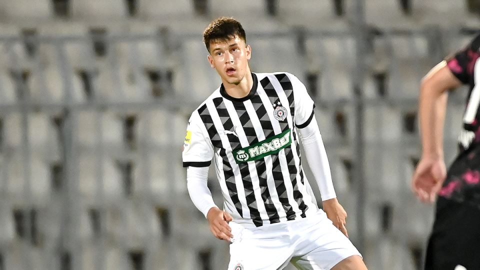 Mihajlo Iliću dresu partizana na meču protiv TSC