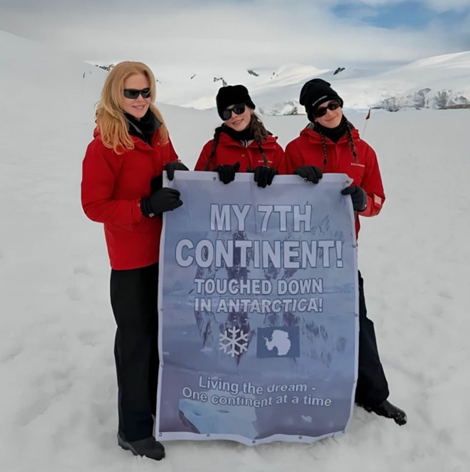 Nikol Kidman na Antarktiku (1).jpg