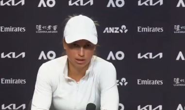 Julija Putinceva na konferenciji