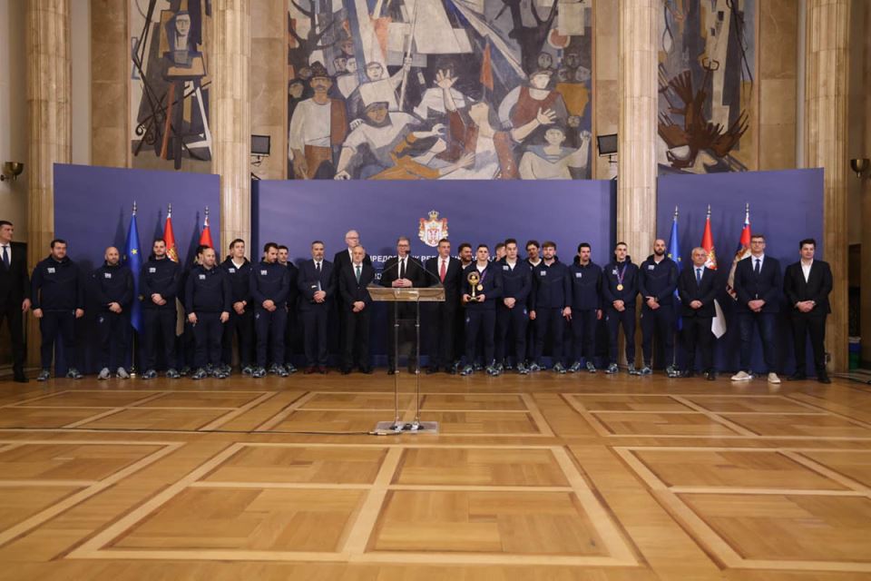 Vučić sa vaterpolistima Srbije (38) copy.jpg