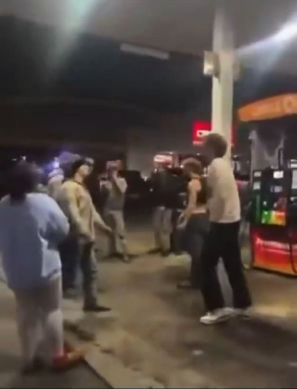 Tuča na benzinskoj pumpi (1).png