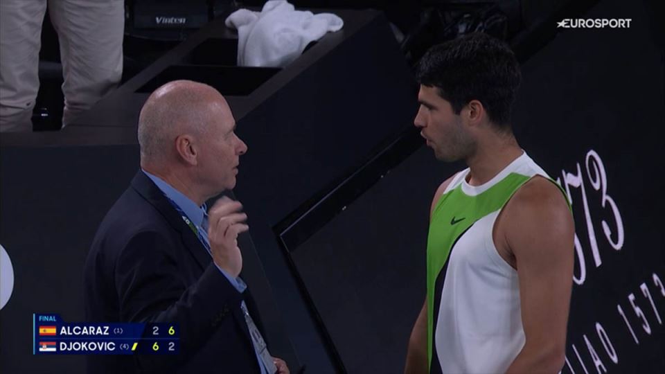 Karlos Alkaraz se žali kod supervizora Australijan opena (2).jpg
