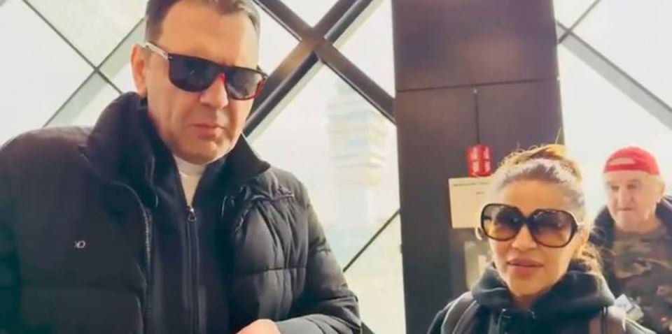 Mina Kostić I Kasper na aerodromu (2).jpg