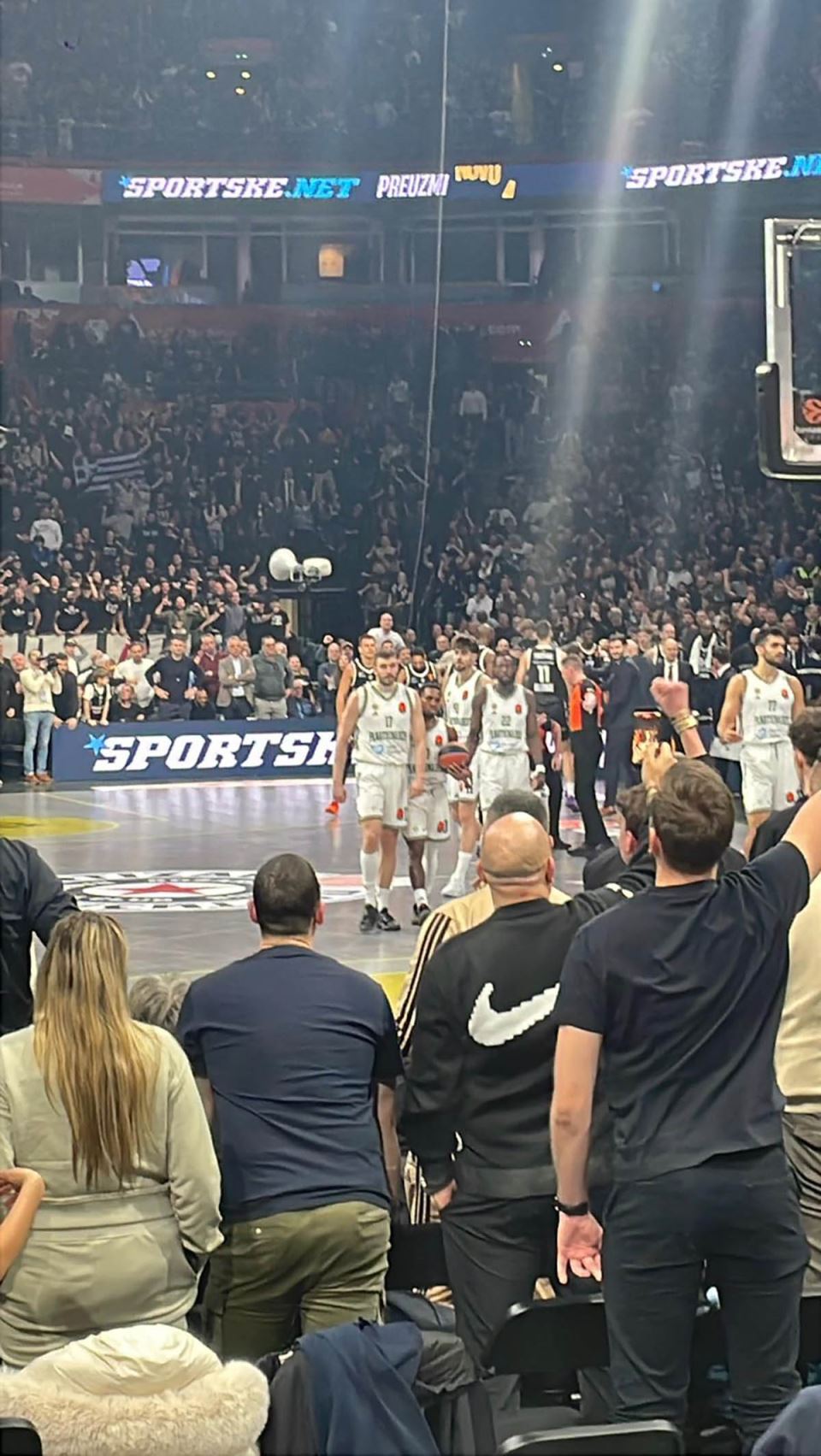 Rogavopulos nesportski potez i haos u Areni (2).jpg