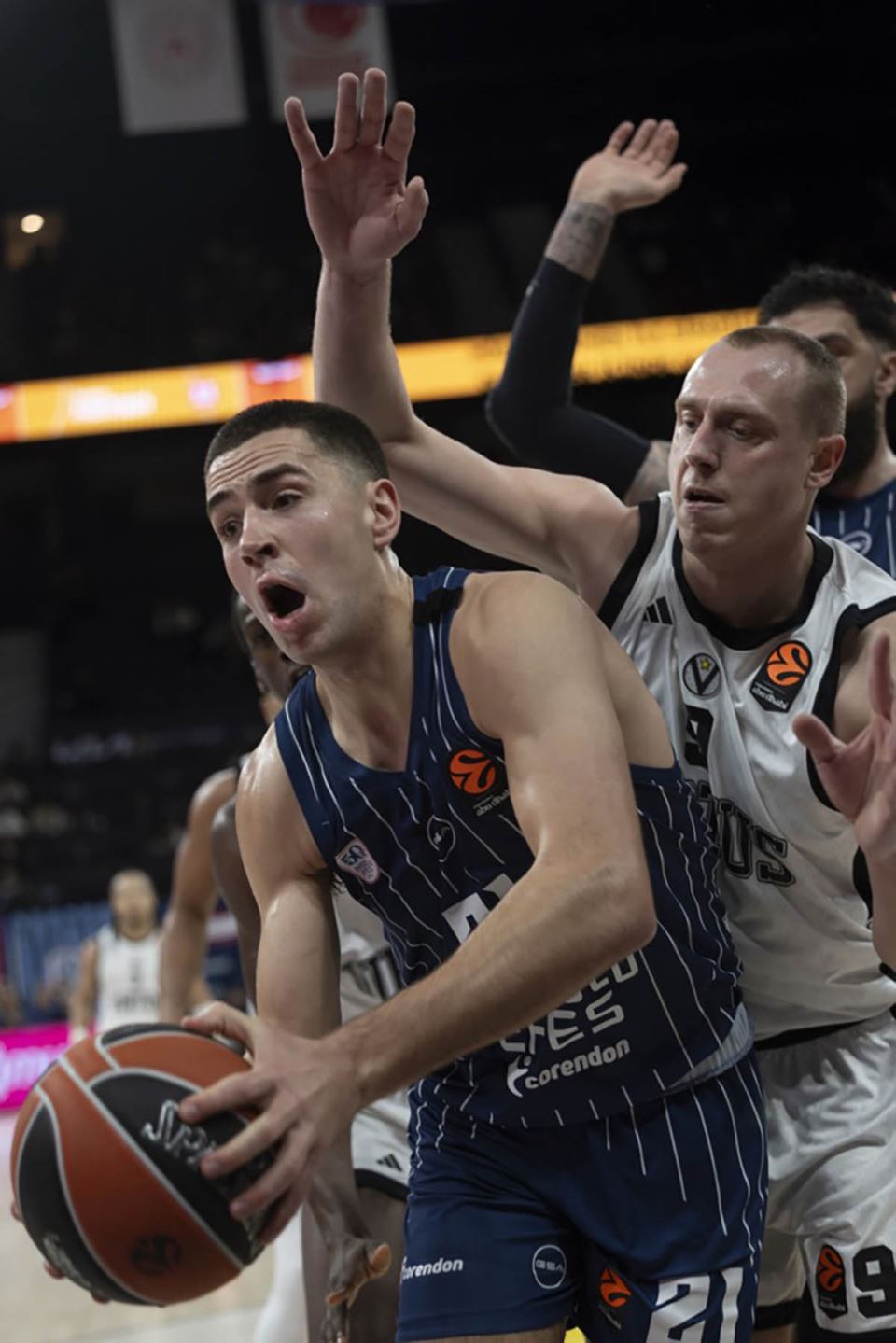 Anadolu Efes - Virtus Bolonja (1).jpg