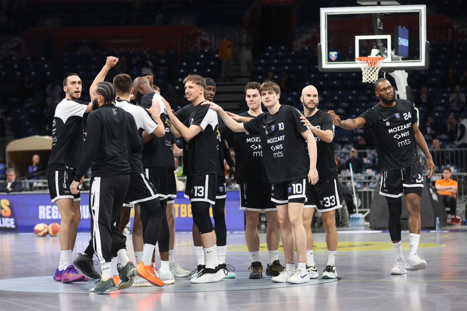 Košarkaši Partizana na okupu