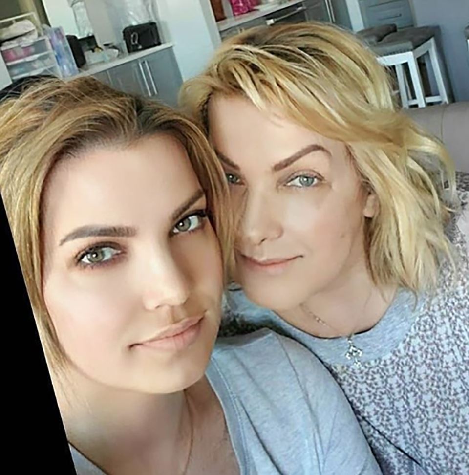 Snežana Đurišić ćerka (1).png