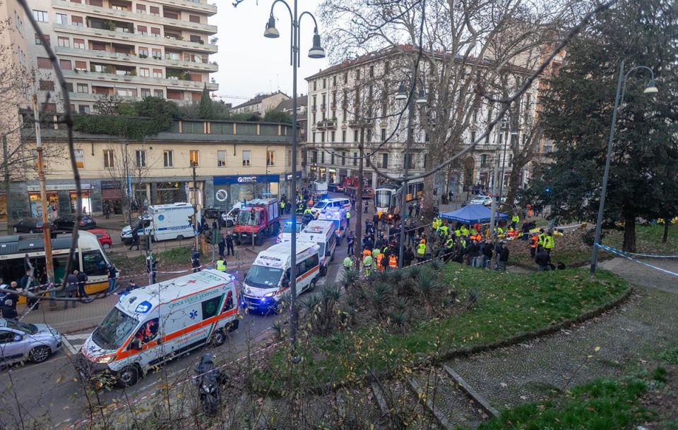 Tramvaj iskočio iz šina u Milanu (1).jpg
