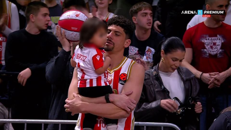 Mateus na meču KK Crvena zvezda (3).jpg