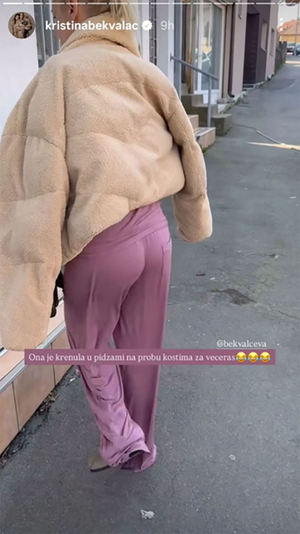 Nataša Bekvalac u pidžami (1).jpg