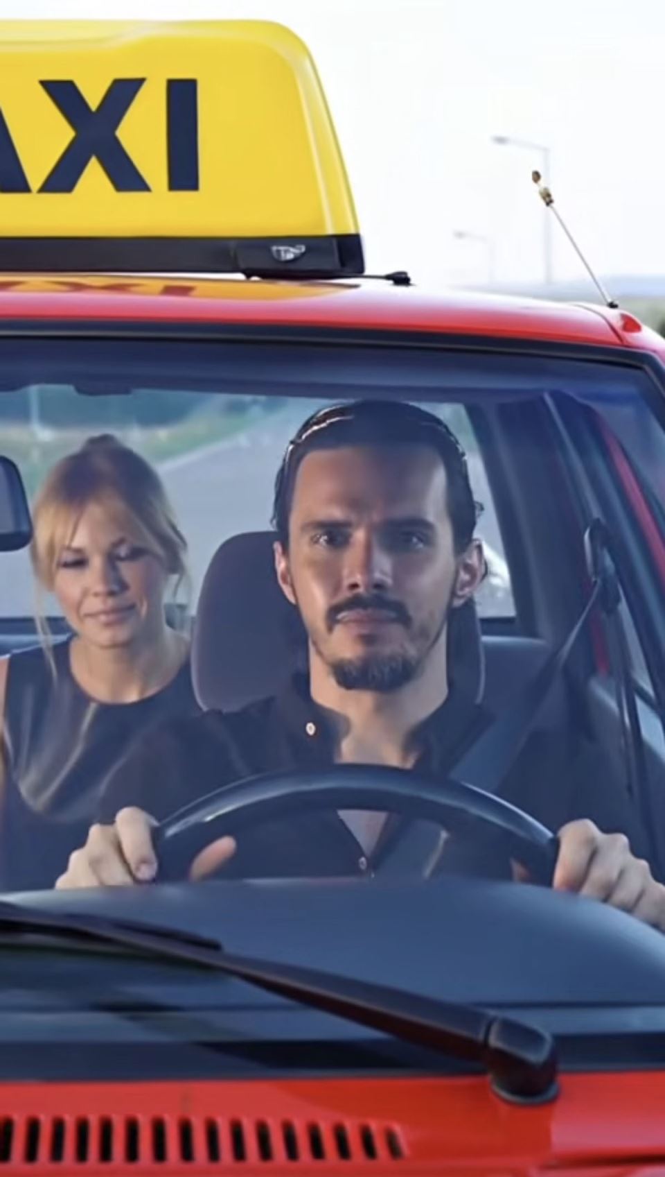 Bojan Tomović spot sa poznatima (1).jpg