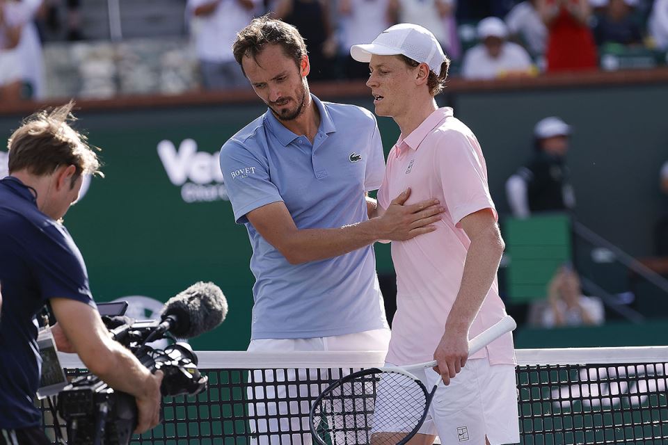 Medvedev - Siner na Indijan Velsu (1).jpg