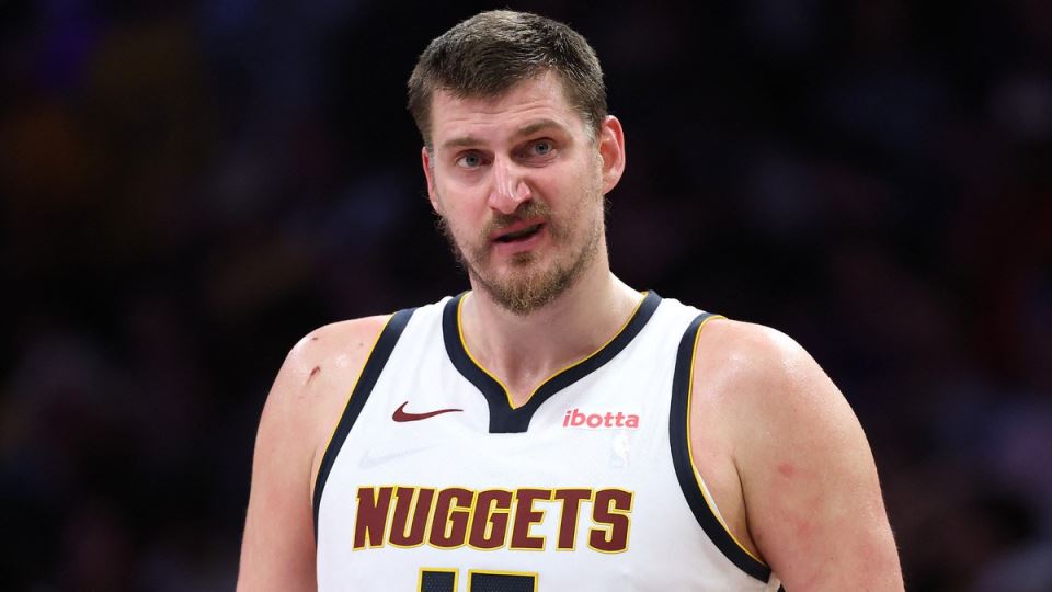 Nikola Jokić negoduje na utakmici Denvera