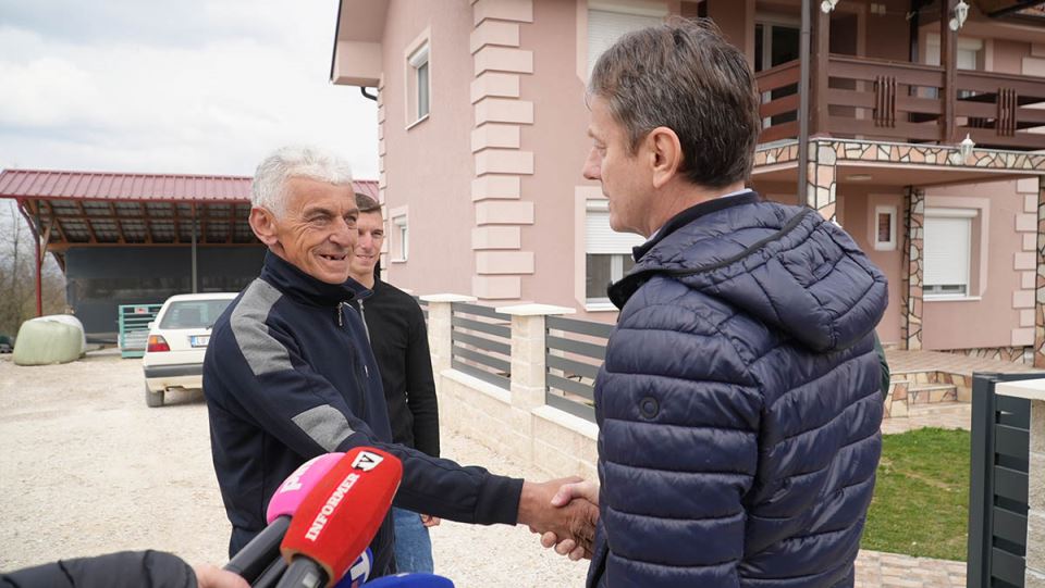 Moba u Lučanima (2).jpg