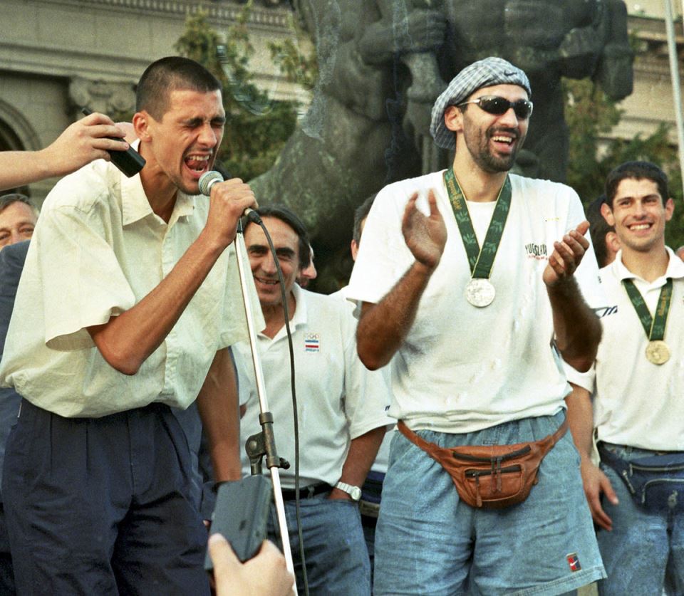 Doček olimpijaca 1996 (1).jpg