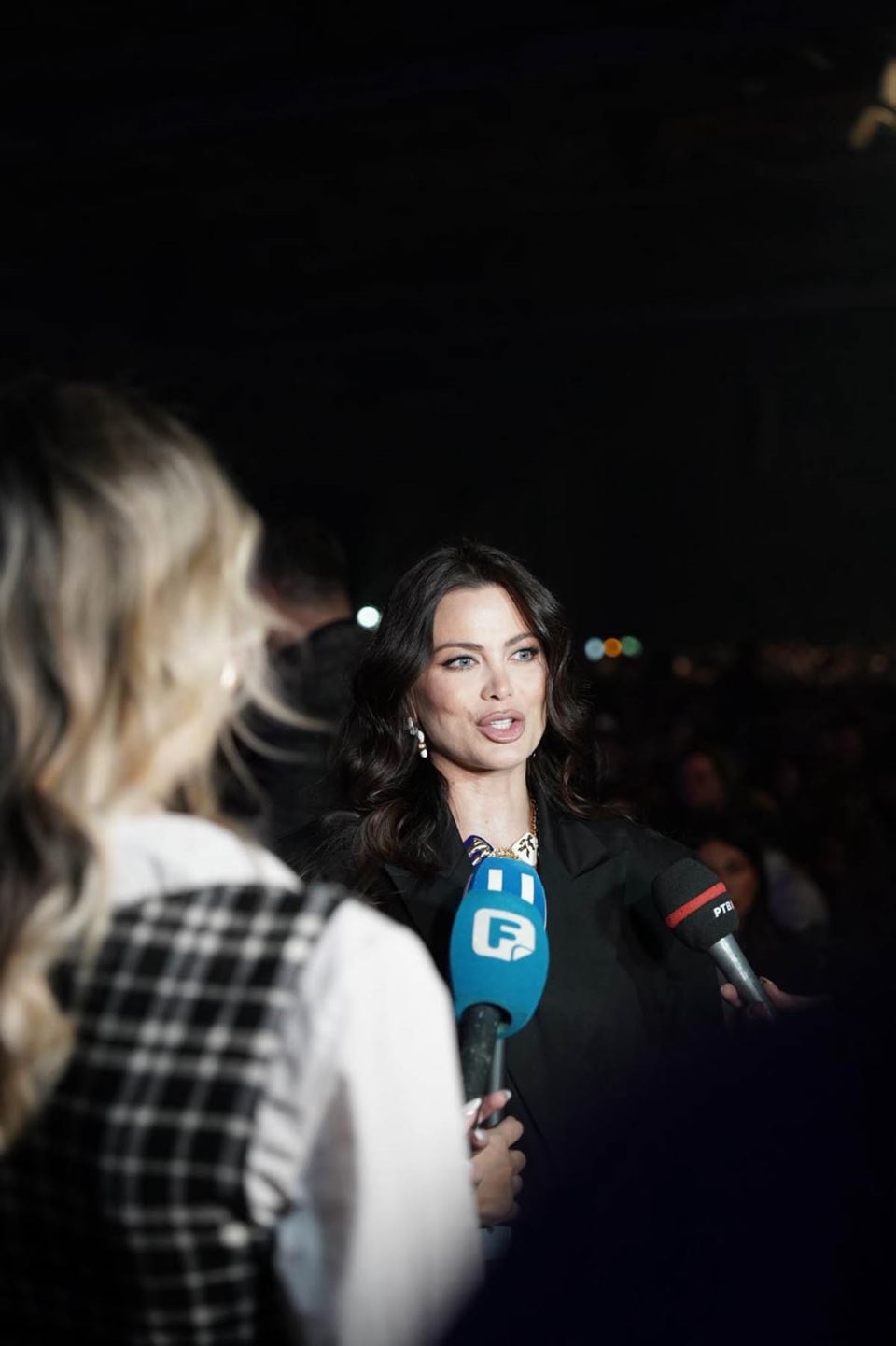 Milica Pavlović na koncertu Zdravka Čolića u Sarajevu (1).jpg