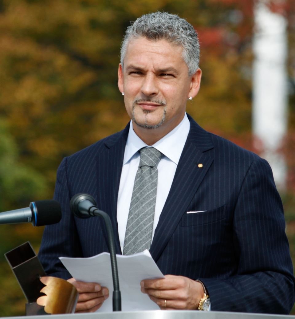 Roberto Bađo čita govor na Nobelovoj nagradi