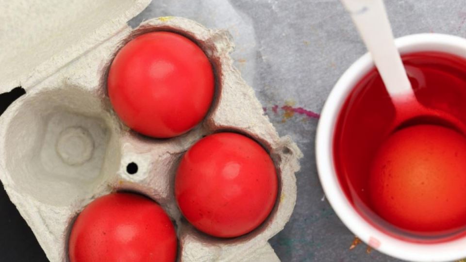 Farbanje jaja u crveno