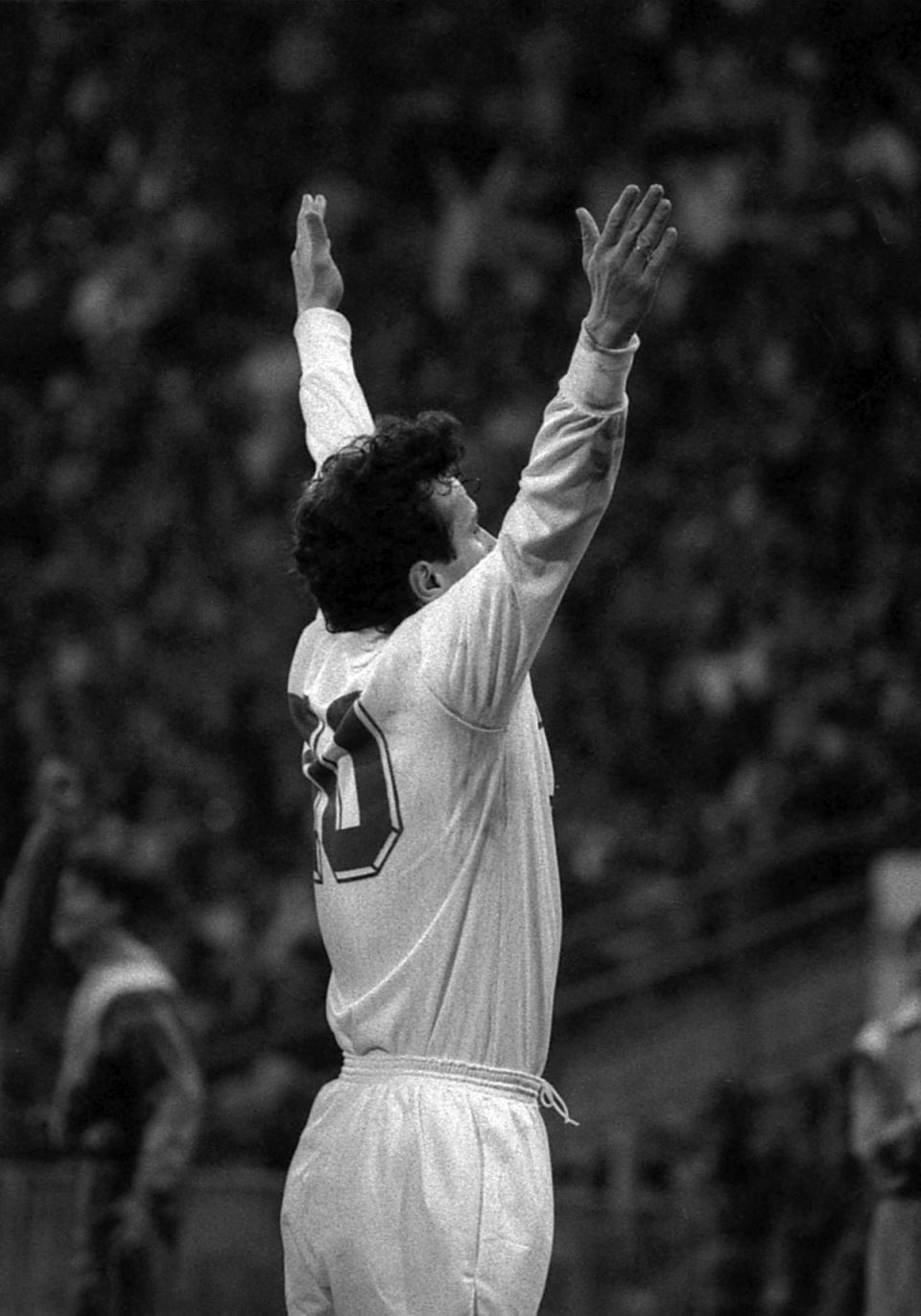 Dejan Savićević slavi gol na Bajern Zvezda