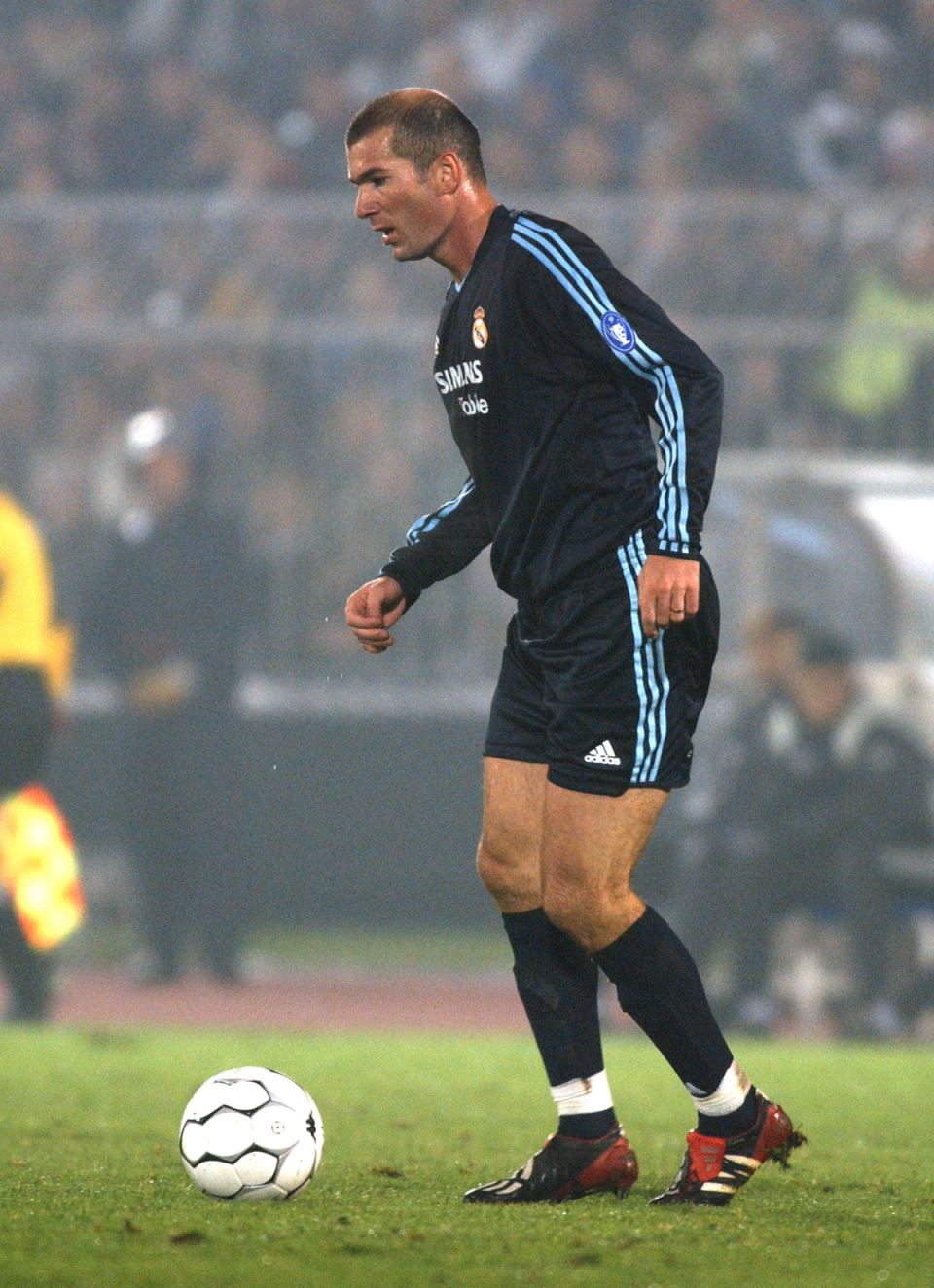 Zinedin Zidan u dresu Reala protiv Partizana