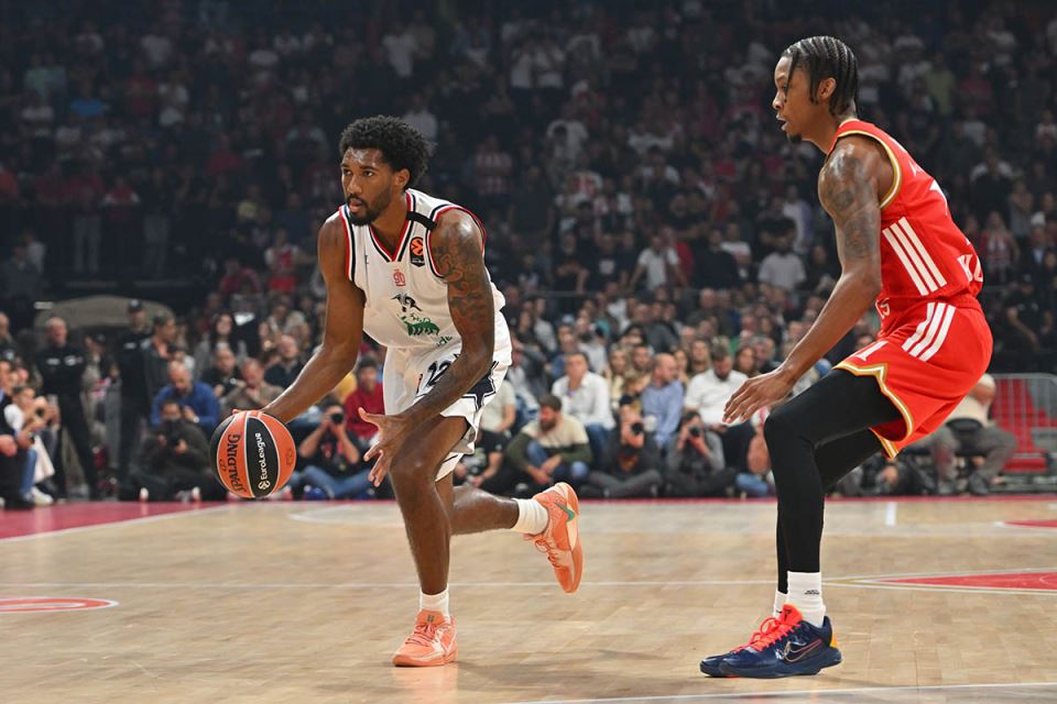 Armoni Bruks (1).jpg