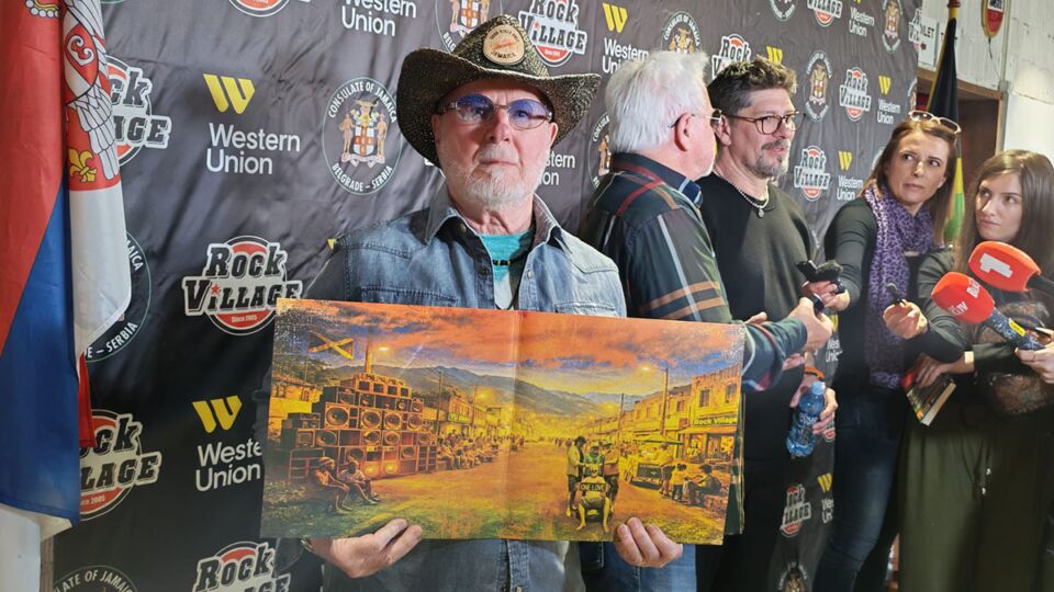 Yu grupa na promociji albuma (3).jpg