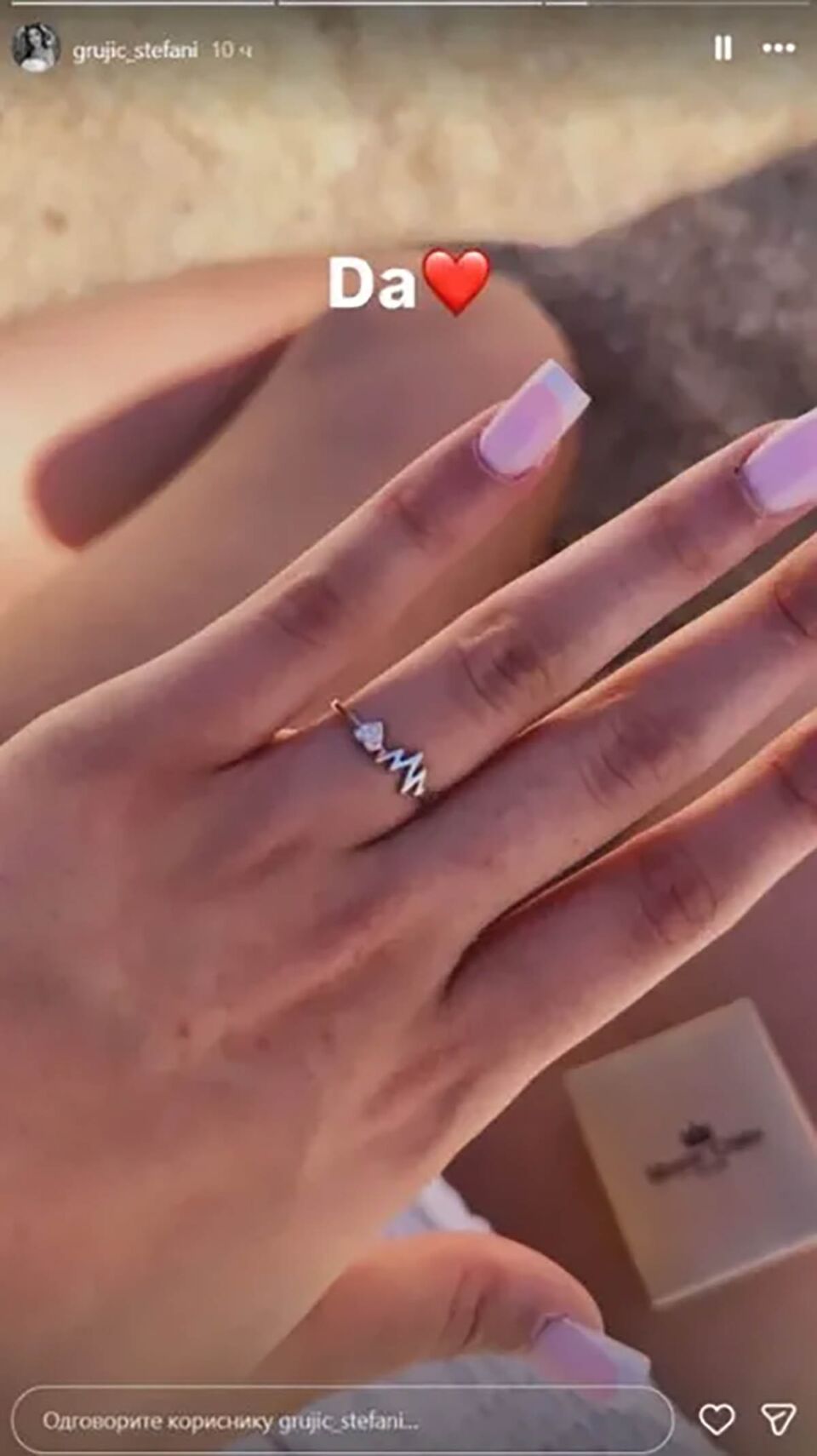 Stefani Grujić se verila