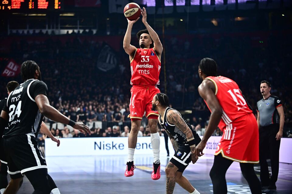 Crvena zvezda vs Partizan (17).jpg