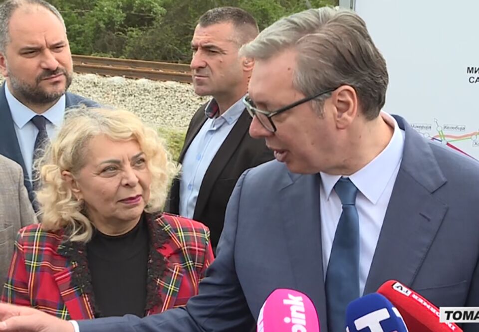 Vučić u Tomaševcu, otvaranje novog železničkog mosta (1).png