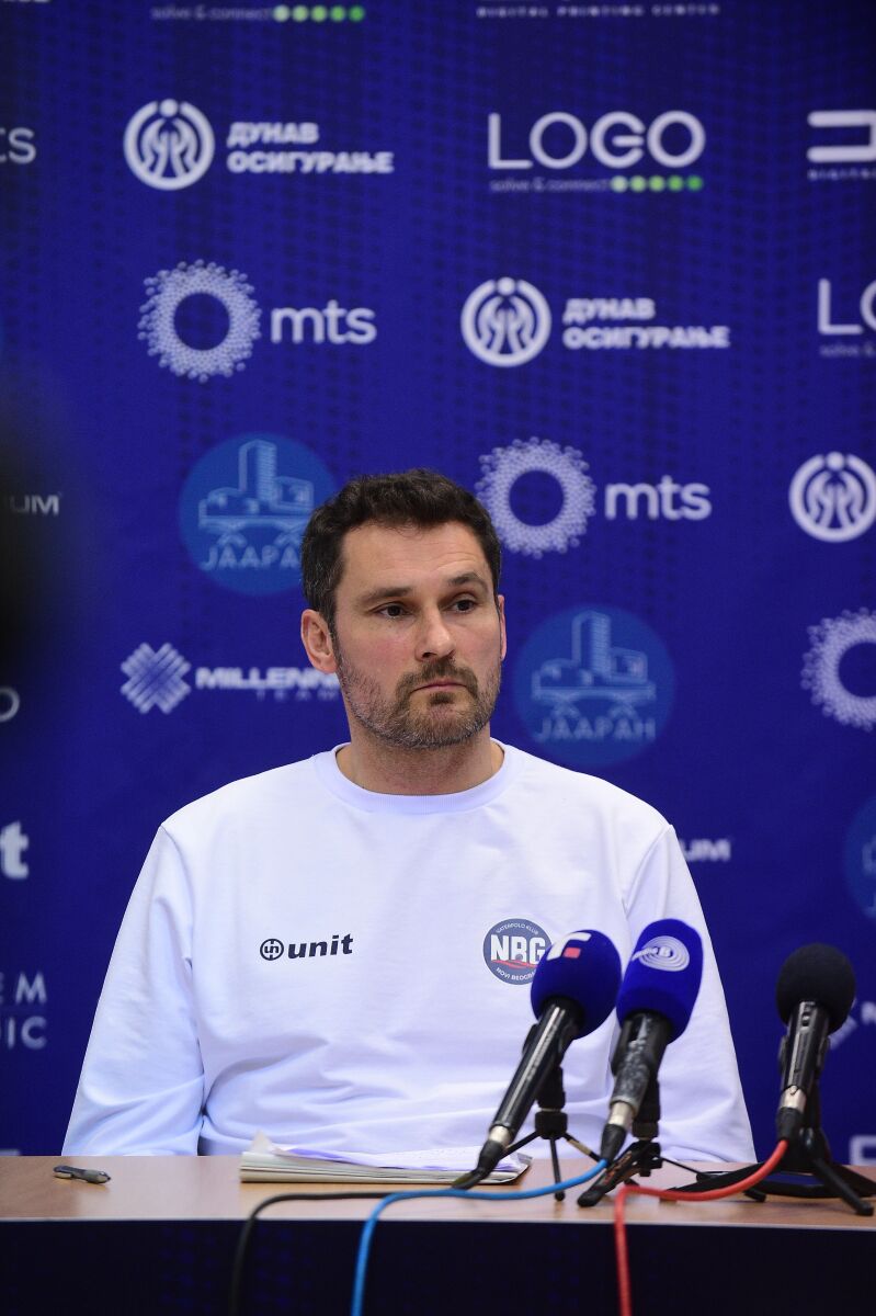 Slobodan Soro na konferenciji za novinare VK Novi Beograd