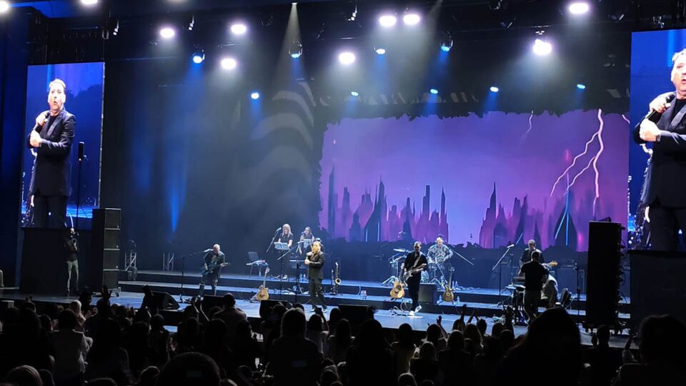 Hari Mata Hari 3. koncert u Sava Centru 3.jpg