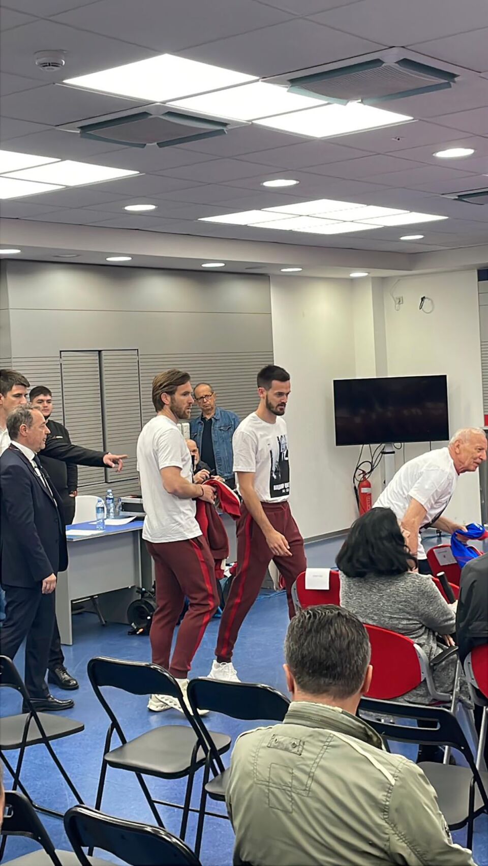 Mirko Ivanić i Aleksandar Katai na komemoraciji Vladimira Cvetkovića (1).jpg