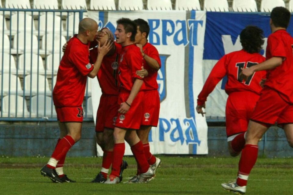 54818-DvorA.JPG