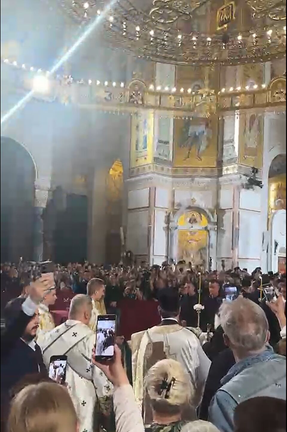 Služba u Hramu Sv. Save (2).png