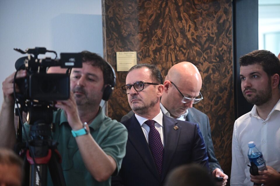 Predrag Mijatović među novinarima na konferenciji za novinare u Partizanu