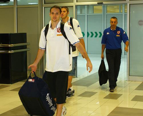 Plavi košarkaši se vratili kući