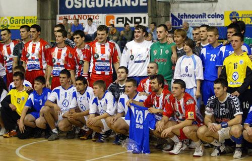 "Večitima" po bod u rukometnom derbiju