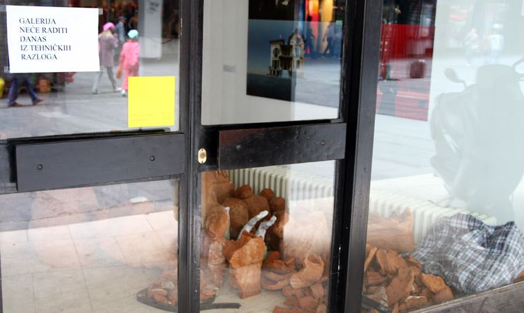 Neredi u Beogradu zbog hapšenja Karadžića