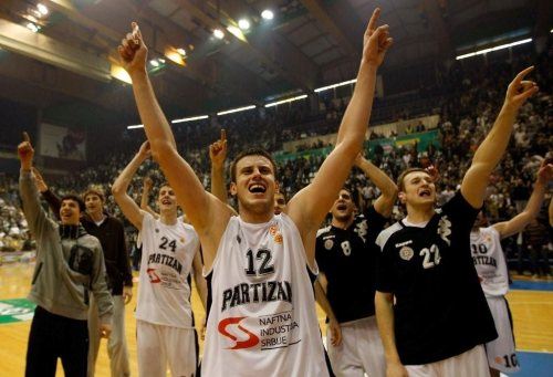 I Unikaha izgorela u paklu "Pionira"