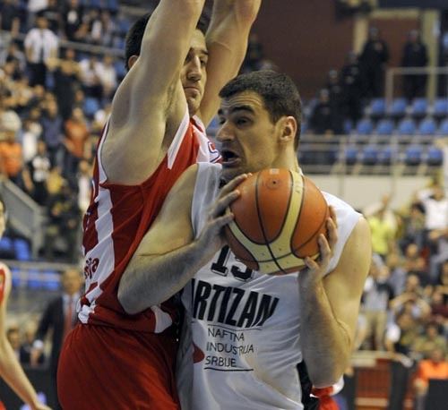 Počela borba za titulu