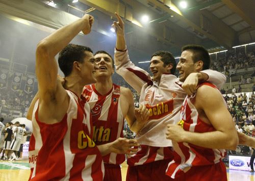 Zvezda ohladila šampionske baklje Grobara