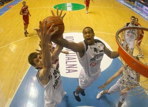 Crveno-beli jačih živaca