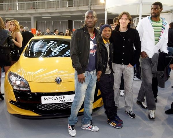 Crno-beli na četiri točka